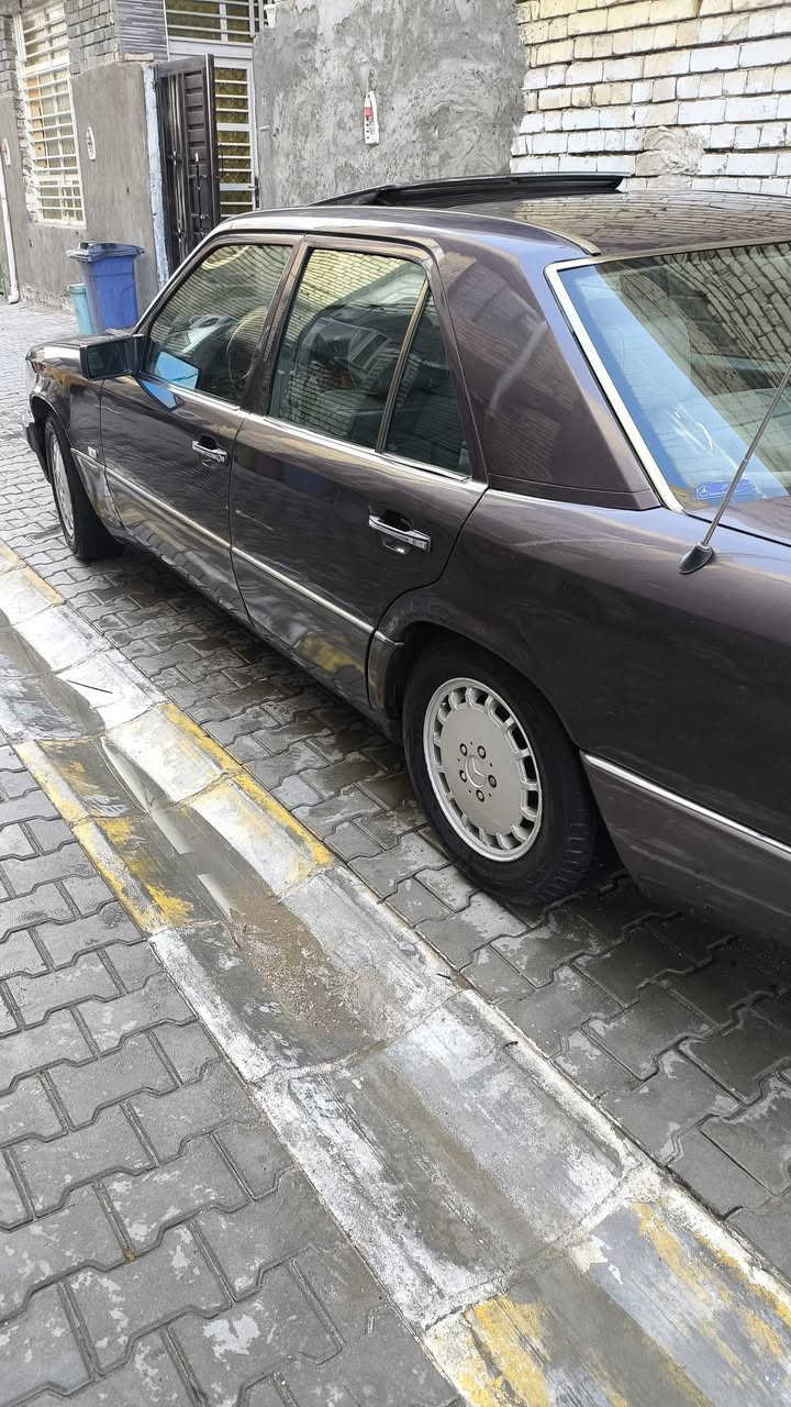 الـسلام عليكم
سياره مارسيدس دبُ 

موديل92

السنويه اسود غير محدد

گير ومحرك مكفولات 

تبريد شغال 

4 جامات كهربائي 

فتحه سقفيه

غرفه جلد جديد

كراسي كهربائي

مكينه 300 قبق  اسود

قواعد سليمه من الخياس

الرقم بغداد

للاستفسار على الارقام

***********

***********
