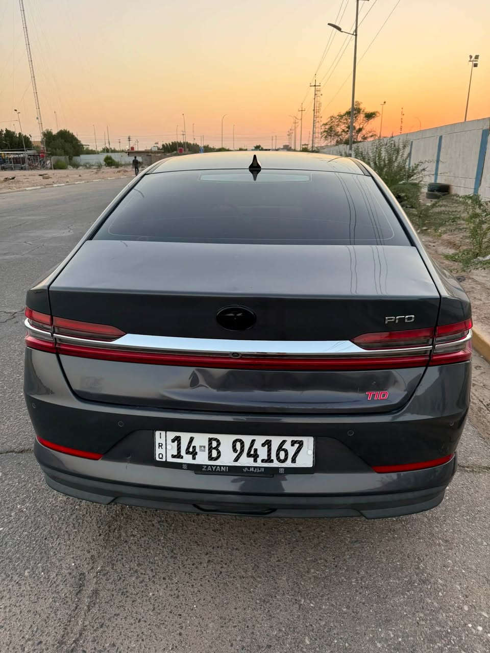 لسلام عليكم.
سياره BYD موديل ٢٠٢١ للبيع. 

تفاصيل. مكينه ١٥٠٠ تيربو وسياره ليست شحن فقط بانزين. 

تحكم ستيرن بصمه تشغيل عن بعد حساسات سياره جاهزه مابيه نقص. كير مكينه جديد. تخم تاير جديد

سياره رقم بصره سنويه جديده راعيه موجود صديقي وحاضر بأي وقت. 

سياره بيه طخات مثل ما موضحه بصوره وباقيات عله البلاد ما مصلحهن. 

سياره سعره ٩٥ وبيه مجال. وهاذا رقمي الي حاب يتواصل. 

***********
