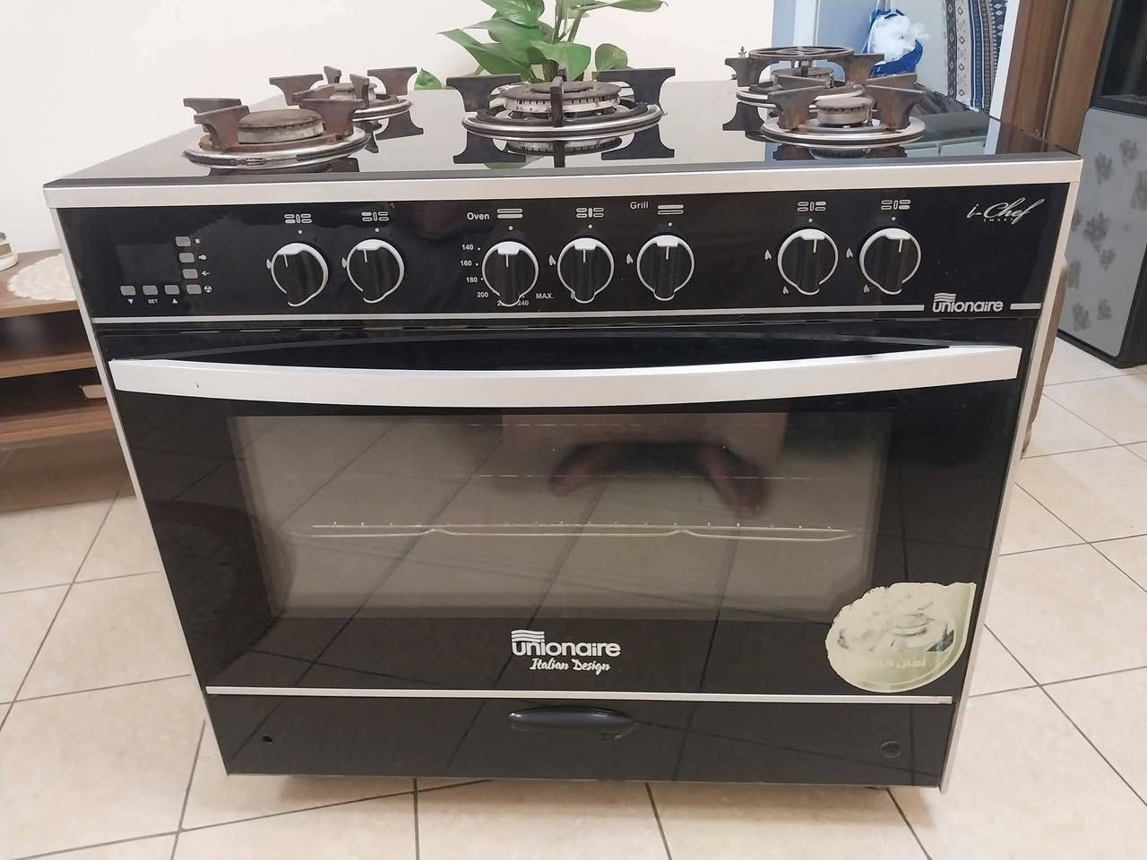 يتوفر تنظيف وصيانة لجميع انواع الطباخات الغازية في المنزل أو الفنادق أو المطاعم
صيانة موقعية نجيكم لباب البيت 
***********
