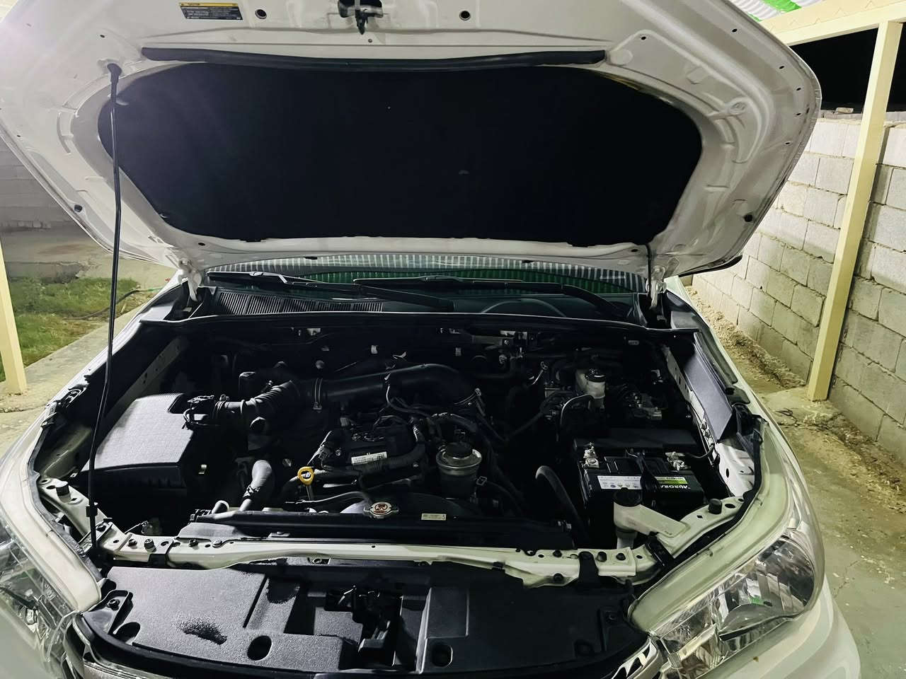 فور ويل ١٧ كفاله بيه شي  بصيط كير عادي مكان واسط الصويره***********
