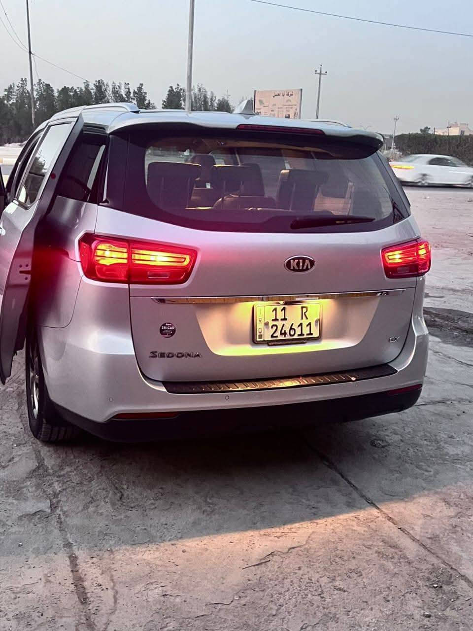 سلام عليكم كيا سيدونه 2020وارد امريكي فول مواصفات ماعده الفتحه ضربه  موضحه بصوره وشغله بارد جوملغ وباب عله البارد وباقه كفاله سياره جديده ماشيه ١١٠ البيع السعر 230بيها مجال حك جيه عنونها رميثة الاستفار تصال عله الارقام تاليه ***********
***********
