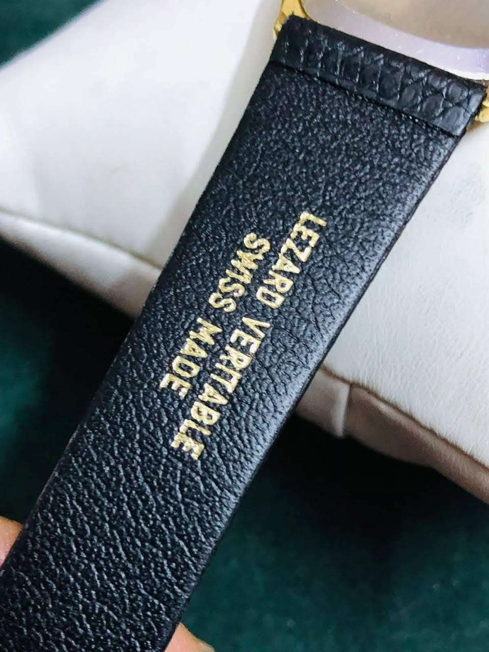 ساعة فابر لوبا  سويسري اصلي
FAVRE-LEUBA  GENEVE
SWISS  MADE
صناعة سويسري
طلاء ذهب
انتاج عهد الثمانينات
نظام كوارتز بطارية
ساعة بلادي سير بوك بلادي
السعر ١٢٥  الف


**إذا كنت صاحب هذا الإعلان وتريد حذفه لأي سبب، رجاءا أرسل رسالة إلى الدعم الفني**