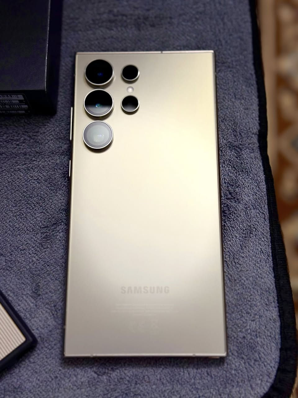 السلام عليكم
متوفر سامسونغ S24 Ultra للبيع 
الجهاز نظافه ١٠٠٪؜ واستخدام قليل جدا
شرق اوسط، شخط مابيه

غراضة كاملة مع كفرات هدية
وبيه حمايه للكاميرات والسماعات والشاشة

السعر 1 مليون و50 الف وبيه مجال
العنوان النجف
ومتوفر توصيل لجميع محافظات العراق 🌹


**إذا كنت صاحب هذا الإعلان وتريد حذفه لأي سبب، رجاءا أرسل رسالة إلى الدعم الفني**