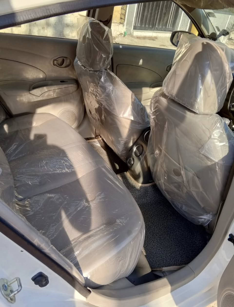 سلام عليكم للبيع فقط موديل 2025 رقم بغداد بسمي تحويل ثاني يوم بيها بارد خفيف كلش بالجاملغ غيرها كلشي مابيها سيارة جديده كلش بعدهي على وضع الشركة ماشيه 60 سعرها 129 وبيها مجال الشراي يتصل مامتواجد على الفيس بوك ***********
