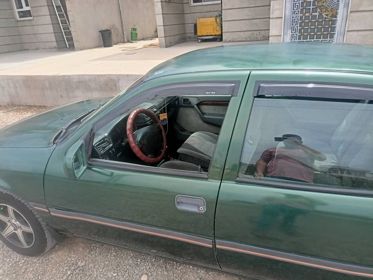 للبيع اوبل فيكتر موديل 95 سنويه لل 2030 مكينه 18 المرغوب الاستفسار اكثر اتصل ***********
