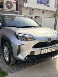 يارس كروس 2024 هايبرد ماشيه 10.000 كيلو بدون ايرباك  . حادثهه بالصندوك...