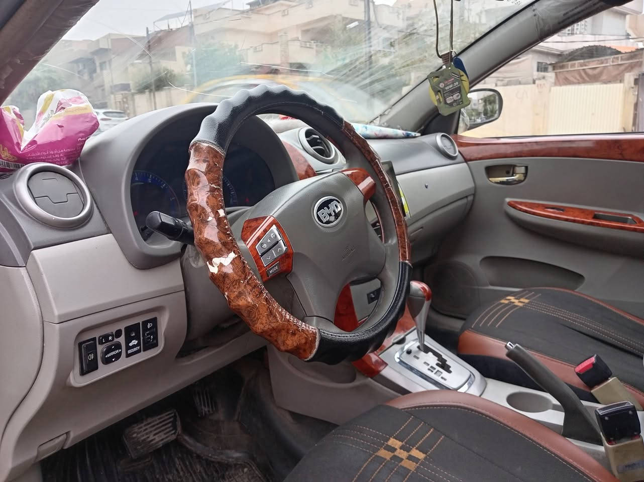 السلام عليكم
سيارة للبيع، نوعه BYD موديل 2014 رقم بغداد مشروع وطني شرط الوكاله والتحويل السعر 44 وبيها مجال 
العنوان الموصل
رقم الهاتف: *********** بيها واتساب
