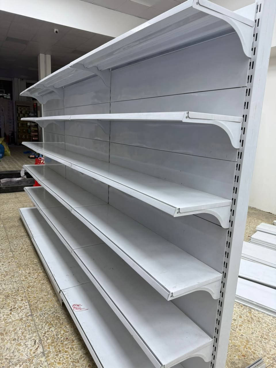 سلام عليكم رفوف مستعمل كم شهر بعدهن جدد
موجود  كمية 
العنوان بغداد العامرية شارع المضيف
***********
