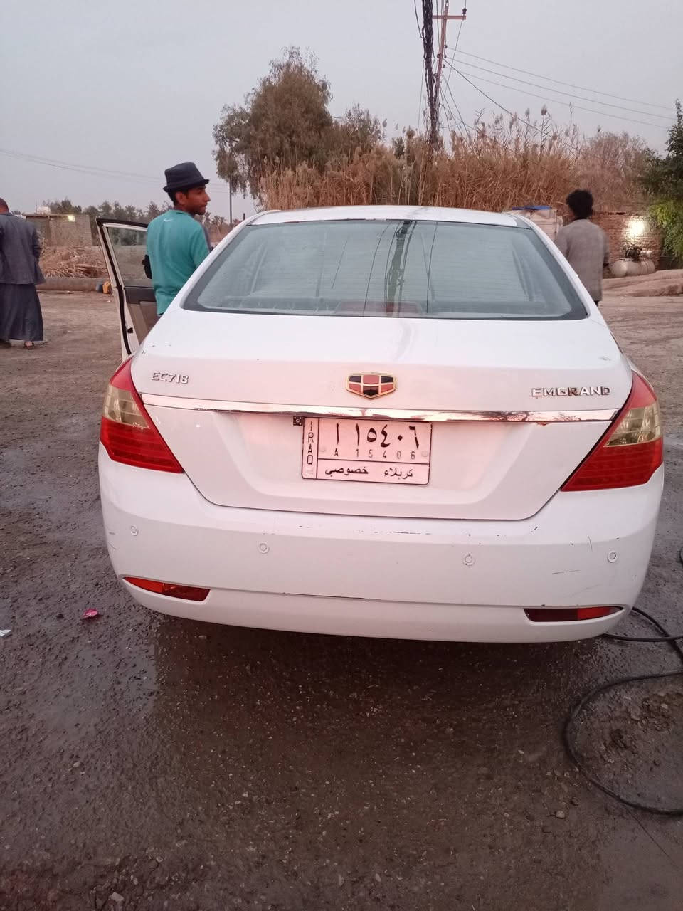 سلام عليكم
جيلي ام كراند محوره مكينه وكير كورلا موديل 12 
مكانها ديوانيه بيها بنيد طاير. فقط مابيها ضربه السعر 45
سنويتها لحد 28 ماساقطه ***********
