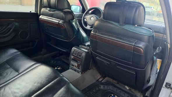 السلام عليكم كاسحه مديل 2000 اصل حجم 744 داينمو مي باب طويل فول مواصفات 
تحكم مري حساس مري 
كشنات كهربائيه 16حركه 
بردات 3 
كير تبترونك 3وضعيات قيادة 
دبل جام 
ميوزة طعام بالكشنات 
تبريد+ تدفئه 
غرفته نفس ما موضح بالصور 
مصبوغه عام فرن جماليه اثر جراد بدون حادث 
السنويه لل30 مكاني بغداد 
رقم بصرة مشروع وطني 
السيارة بيهة تبخير 
رايدهة ب82 وبيهة مجال للشراي 
ملاحضه فقط للبيع ما اراوس 
الستفسار اكثر ***********
