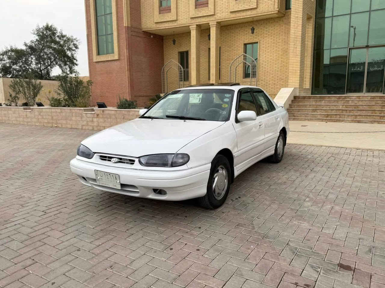 الانترا موديل94مصبوغه عام سياره جاهزه  سعر27 وبيها مجال الاتصال عل الرقم ***********
