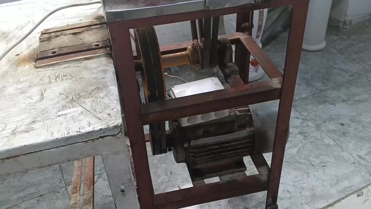 السلام عليكم مثرامه لحم مضبوطه فول مواصفات للبيع شرط عل فحص تخذ فلوسك مرجوعه اذا بيه  مكاني بابل الكفل ***********
