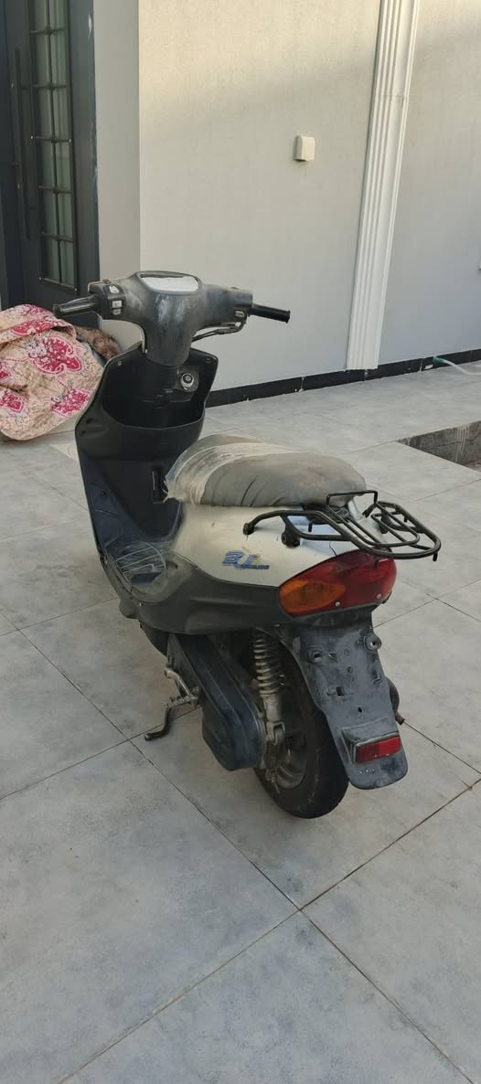 بي جي للبيع دراجة شرط وماعايزة بس دشبول وباتري تخم تاير جديد كابريتر بلادي السعر 350 هذة رقمي *********** لان مامتواجد على الفيس دائما
