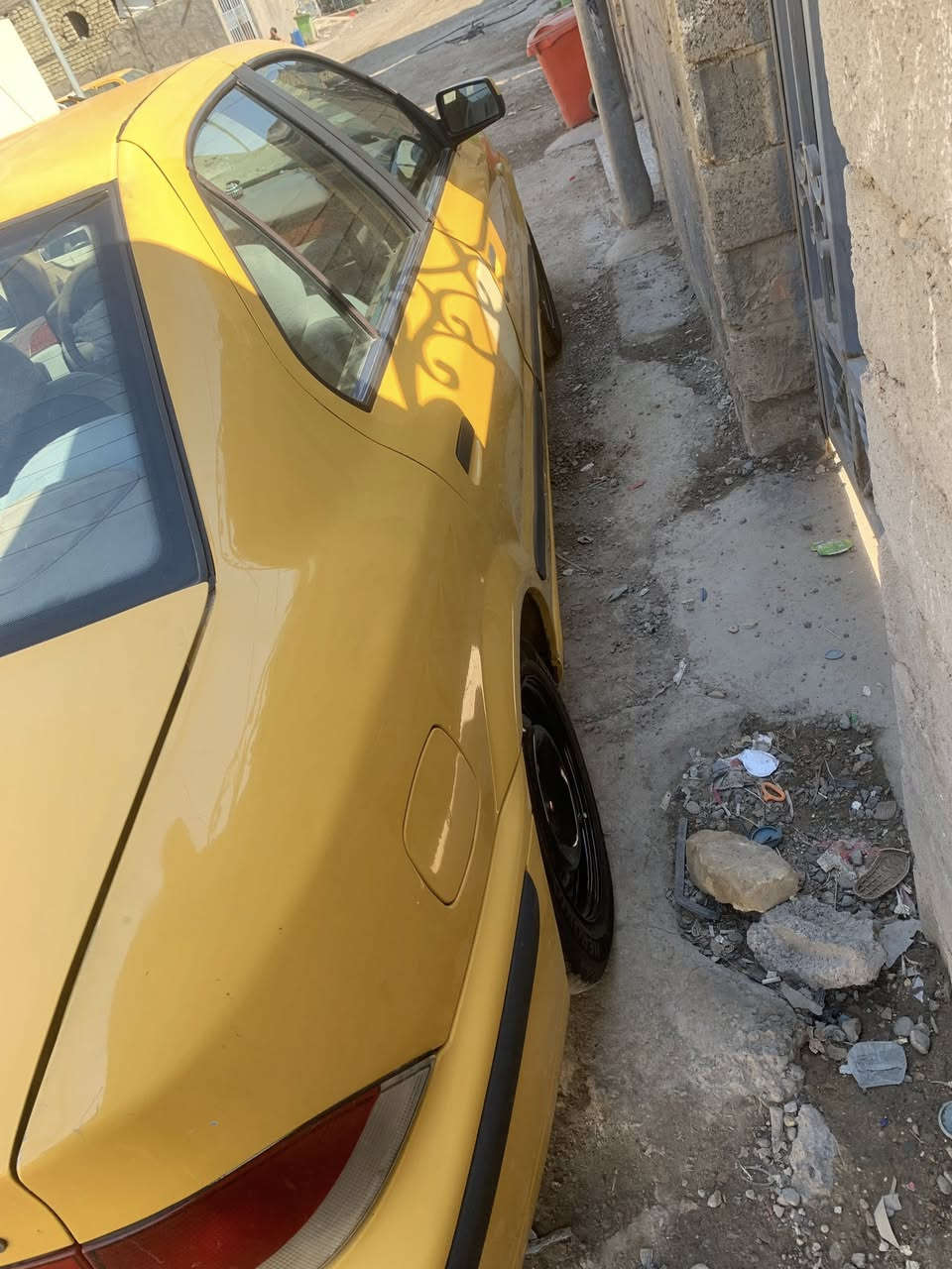 السلام عليكم سمند موديل ١٢ بيها طخه صغيره بلباب الوره موضحه بالصوره والباقي كله بلادي مكينه كير حداديه كله مكفول هيئه مصفره هزه جديده سنويه ٣١ شرط التحويل السعر ٣٧ بيها مجال الاستفسار عل رقم *********** مكاني بوب الشام يم القوس
