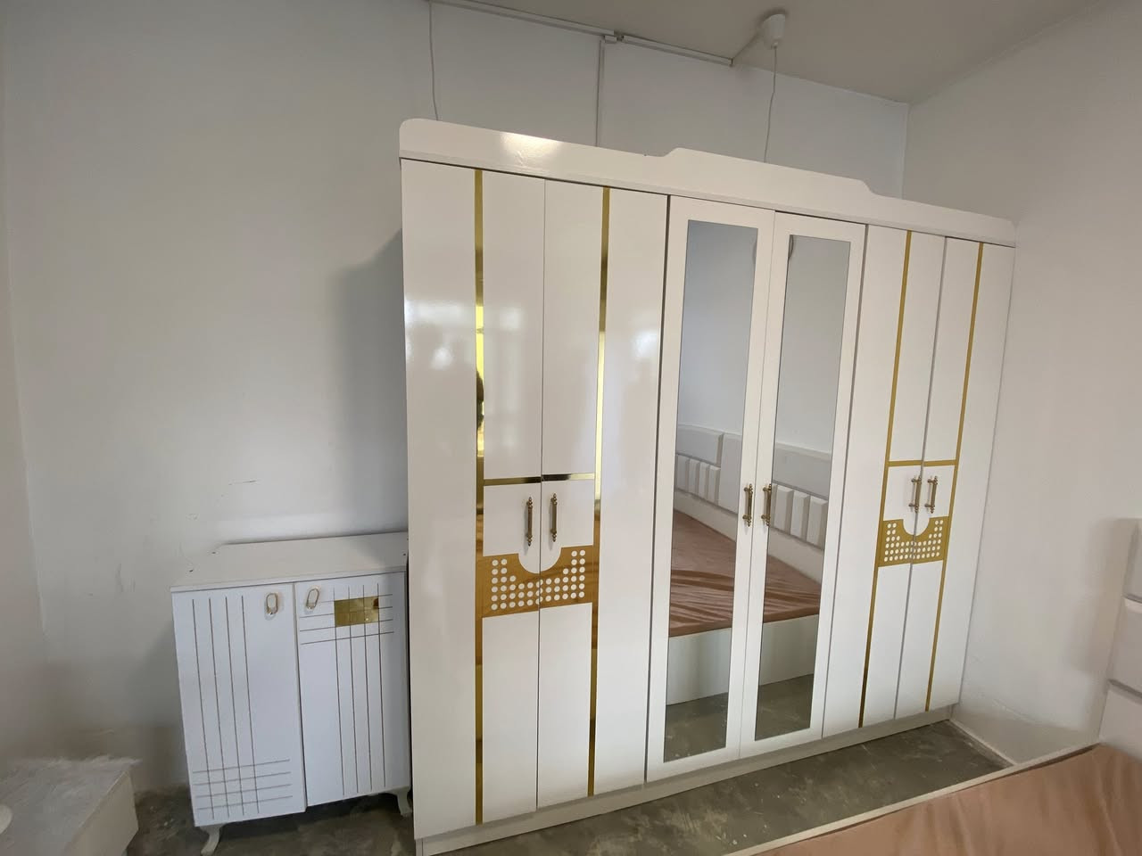 غرفة نوم للبيع نضيف لوك مستعمل 5 اشهر
سعر 550
رقمي ***********
