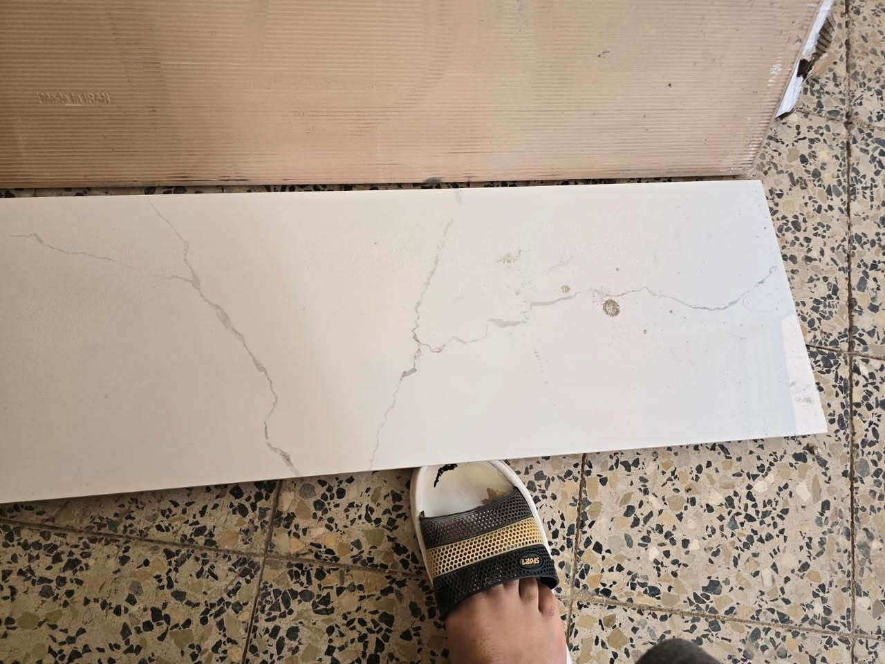 سيراميك للبيع 
الطول 90 سم 
٧٠ كارتون للاستفسار
***********
