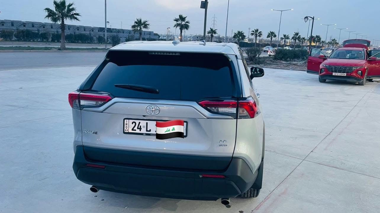 راف RAV 4
المواصفات Le
كلين تايتل اللون سلفر 
رقم دهوك جديد هزه جديده
بدون صبغ كلين 
به رصعات قليله متفرقه 
السعر 230 وبه مجال قليل 
 
 اسيا:***********
زين           :***********
السياره ماشيه 60 الف 
موديل 2022 
 مكلف بنشر خابر ع الارقام 🫡
