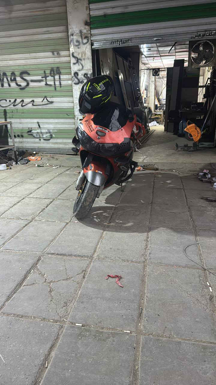 سلام عليكم  رمضان كريم  سيبي ار ار 919دراجه رمبه بعده جديده كهربايت كله شغلاه  نكره بكل وقت  مكفوله كفاله عامه من التاير لتاير  مكينه خير. من الله شرط300 دراجه نشطه وشلعه تاكل الكاعةاكل على الاول تبطنش وعلى ثاني والثالث   دراجه على ادمامه بين فتره وفتره ما تنهمل مال موضف من بيت لعمل  من العمل لبيت  لا دوس ولا لعب ولا ستعراصص
يعني بعده جديد  مكينه خرسه الله. وكيلك سبانه ما كايسته   

دهن جديد  الي تلوكله  اني خادمه.  مكاني النجف الاشرف شارع المطار قرب بانزين خانه ريبال 2 وقت توجد الدراجه بليل فقط اسف على الاطاله اخوان  سعره 20 
واتساب ***********
