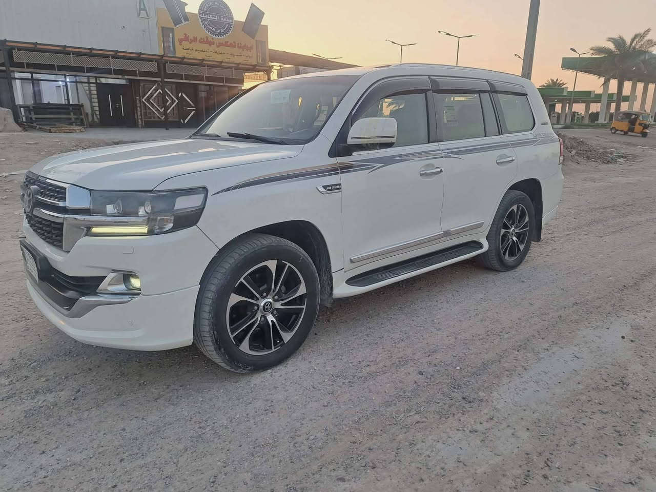 لاندكروز موديل ٢٠٠٨ رقم بغداد محدث ٢١ داخل وخارج صبغ حزام فقط قمارة بلادية مكفولة من الحادث ماشية ١٧٩الف فقط شرط الفحص دفدي بل تنتة كير ومحرك وتبريد مكفولات تخم تاير وصدرين جدد السيارة حلوة وناعمه ومابيهة اي نقص مكاني بغداد الغزالية
السعر ٢٣٥
رقمي ***********
