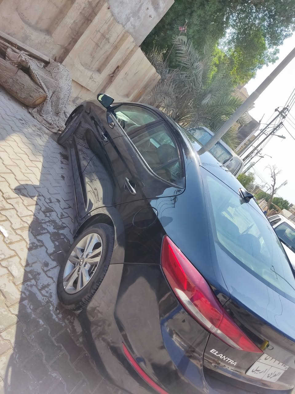 السلام عليكم النتره مديل 18 وراد امريكي حادث طرف البنيد او بارد بل صندوك سنويه منتهيه  مكينه كير حداديه تبريد كله جاهز السعر 85 ورقه او بيه مجال  العنوان البصره معقل هاتف ***********
