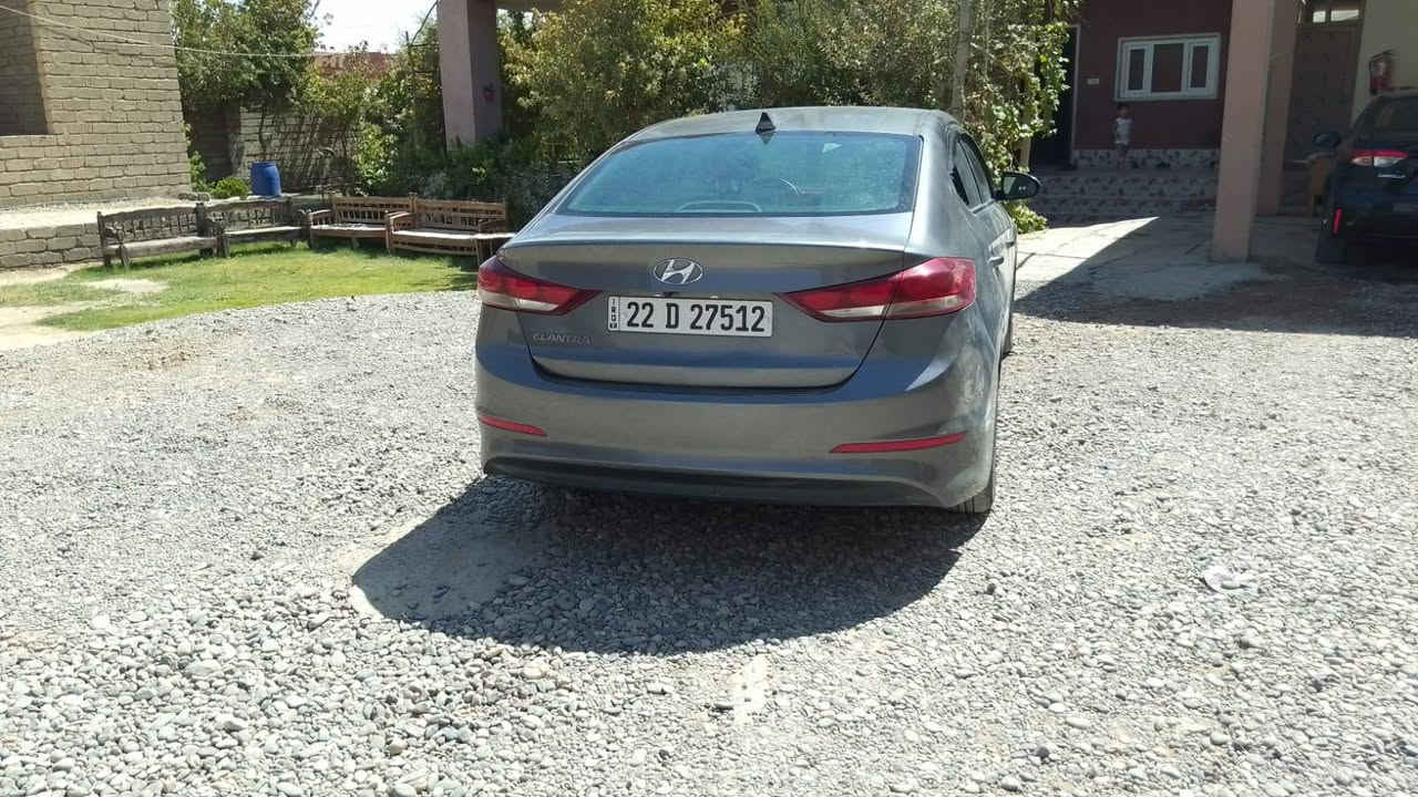 السلام عليكم..
سيارة للبيع، إلنترا موديل 2018
ماشية 94 رقم أربيل 
ناقل حركة (عادي)، السنوية نافذة لغاية شهر 11 من سنة 2030.
فحص (هزة) جديد.
المحرك و (الكير) شرط.
(التواير) والكهربائيات جميعها شغالة.
الضرر: حسب ما موضح في السونار، مع وجود (طخة) خفيفة في الجاملغ الأمامي من جهة السائق (معدلة يدوياً).
الموقع: الشرقاط - ناحية آشور (اسديرة).
السعر: 120 ورقة (وبها مجال بسيط للمراضاة).
التحويل: متوفر في أي وقت.
للتواصل:
أبو صدام (***********)"
