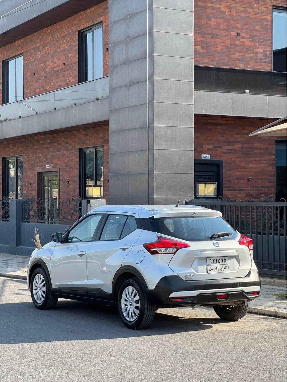 Nissan kicks 2019 خليجى
سةيارةكة هةزةى نوية سةنةوى نوية تا مانكى 10
سةيارةكة جايزة دينارةك مةسرفى تيدا نية
سوبخى نية تةنيا يةك جى بجوك pdrهةية
كيرو مةكينةو تةبريدو كارةبايى هةموى بةشةرت
124000km رويشتوة
سحرى 122$كةميك مجال
عنوان:اربيل
Mob:*********** أربيل, العراق
