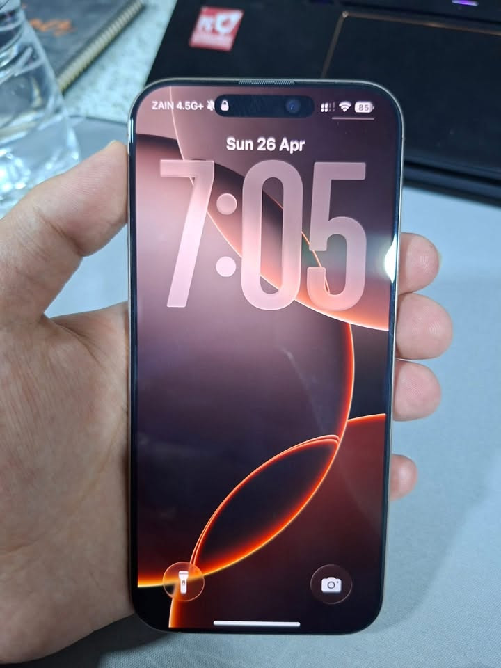 16 pro max 256
نظيف كلش 
بطارية 92%
 السعر 1,400,000 IQD
+ شاحن اصلي 
تواصل واتس
***********
