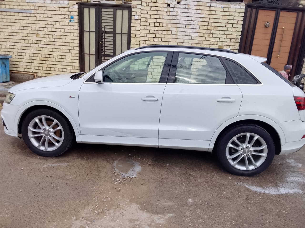 السلام عليكم السعر 110 وبيه مجال  أودي موديل 2013 مكينه 2000 فول فول موصفات بالو رامه رادار داير شاشه تخم تاير جديد كير مكينه فول سياره بيه صبغ بابين جهت عكس سايق سياره خير من الله بسمي تحويل وكاله شوكت متريد بس لسنويه ضاعت وعدي بديل له تريد طلع بدل تريد وكاله تريد تحويل كبل خادمك تدفئه وتبريد تحكم ستيرن شفتات بدون دواخل سياره تخبل اقرأ قبل لاتصال رجاائن مو شراي لاتكسر بيه ولاتتصل *********** صاحب السياره لاتدخل خاص
