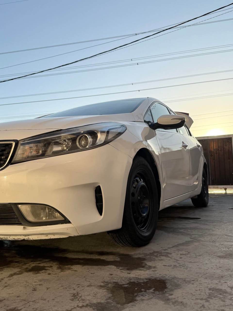 السلام عليكم .
كيا فورتي ٢٠١٧ للبيع او مراوس 
السياره عليها ادامه كامله تبريد مكينه كير حداديه تايرات كلها كامله وجاهزة .
السياره حادثها جاملغ خلفي وتصليح بالحوض اكو  وهنا بالعراق صار بيها شخوط 
صبغتها حزام بأيدي وعندي صورها اثناء الصبغ .
السيارة بأسمي رقم كربلاء جديد 
مواصفاتها :-
مكينتها ٢٠٠٠
تبريد امامي وخلفي 
كشنات جلد + تدفئة 
شاشه كار بلي اصليه 
لايت زنون 
كاميرا
اشاير بالمري مع الترحيب بالمرياية ويدة الباب
بصمه 
تحكم ستيرن فول 
السعر 103 وبيها مجال 
مكانها بالنجف النجف, العراق


**إذا كنت صاحب هذا الإعلان وتريد حذفه لأي سبب، رجاءا أرسل رسالة إلى الدعم الفني**