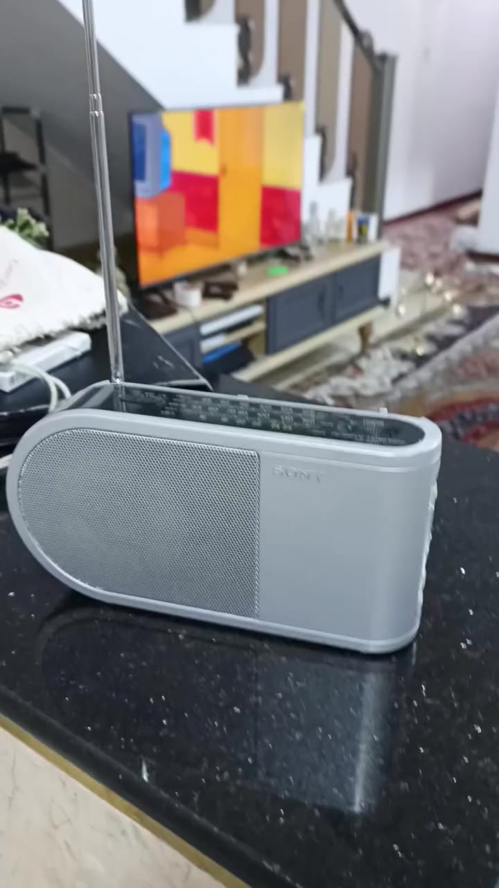 راديو سوني باله انكليزية صناعه ياباني اصلي، 3 موجات  AM/FM/LW، السحب و الصوت جداً نقي و رائع و بدن الجهاز نظيف جداً امانة على البلاد لا مفتوح و لا مصلح، يشتغل على ٣ باتريات ساعه و محوله 4.5 فولت. 
٥٠ الف


**إذا كنت صاحب هذا الإعلان وتريد حذفه لأي سبب، رجاءا أرسل رسالة إلى الدعم الفني**