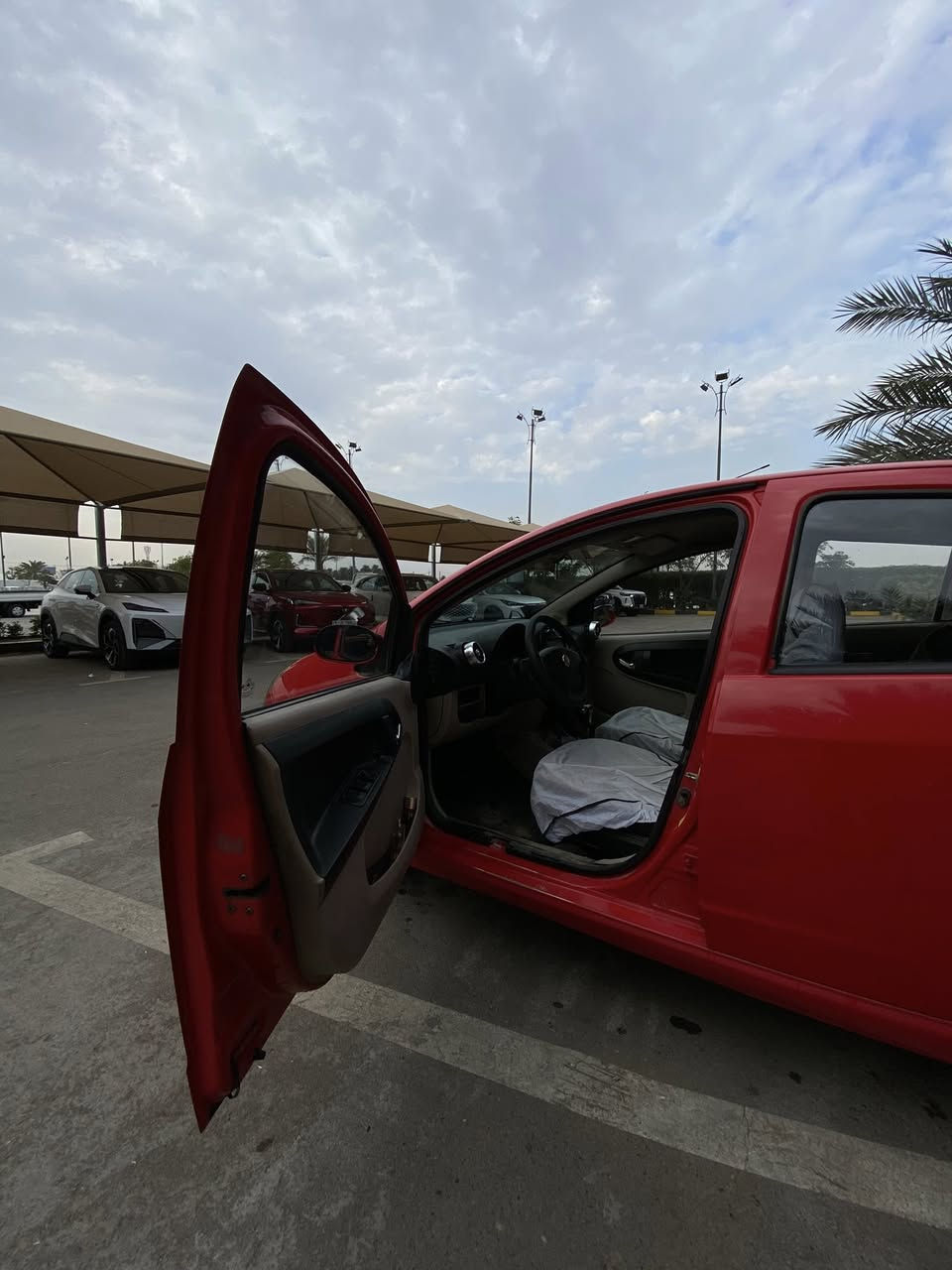 سلام عليكم اخوتي اخواتي باندا موديل 2012 جديده معنه كلمه واستعمال قليل مال بنيه جامعيه بسمنه مشروع وطني هزه وسنويه كله جديد مكفوله كفاله عامه سعر ٤٩ وبيه مجال 
مكاني بغداد دوره ***********
