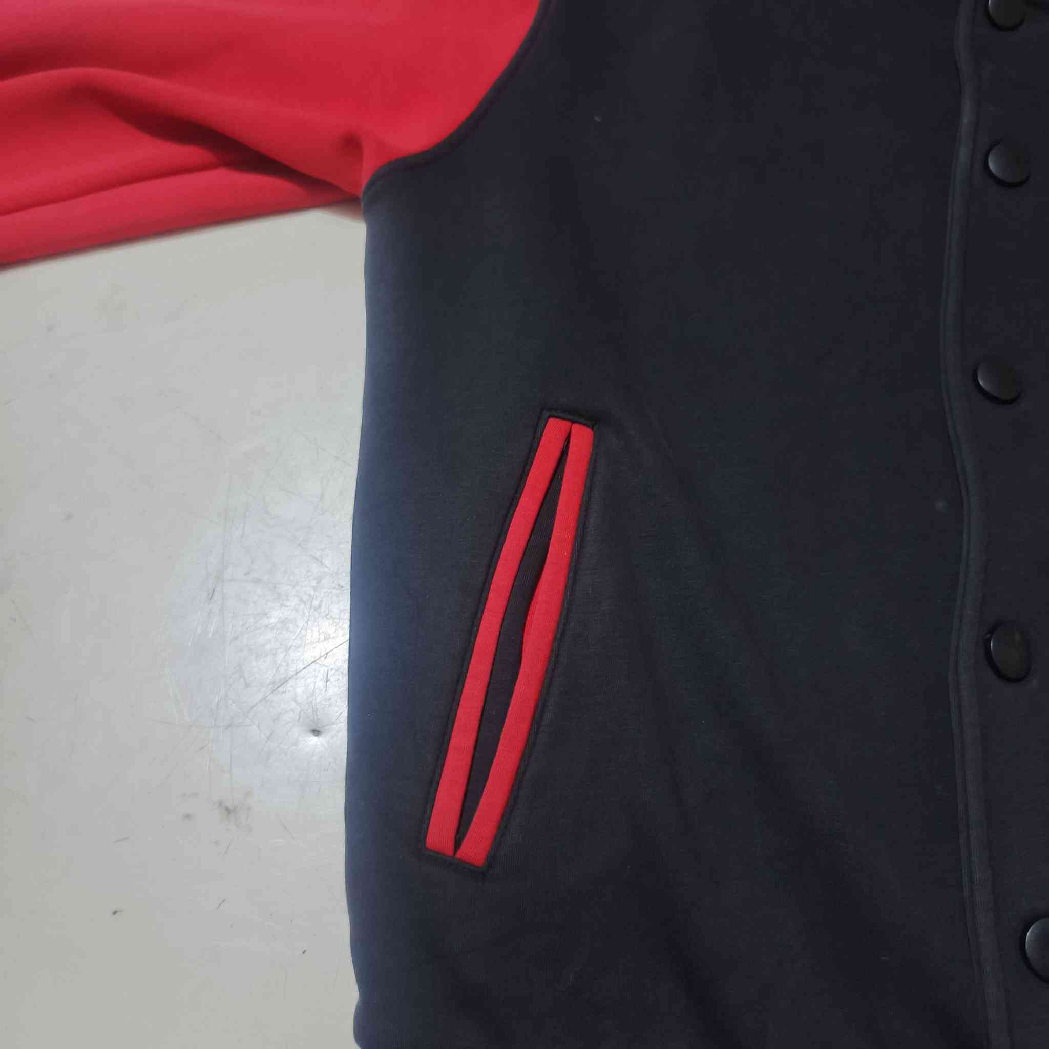 قمصله شبابي قطعه راقيه جدا وجديده للكشاخه واصحاب الذوق الرفيع قطعه ممميزه درجه اولى تلبس مديم تلبس وزن من ٥٥ الى ٦٠ كيلو سعرها مع التوصيل ٢٠ الف الشراي يتفضل خاص


**إذا كنت صاحب هذا الإعلان وتريد حذفه لأي سبب، رجاءا أرسل رسالة إلى الدعم الفني**