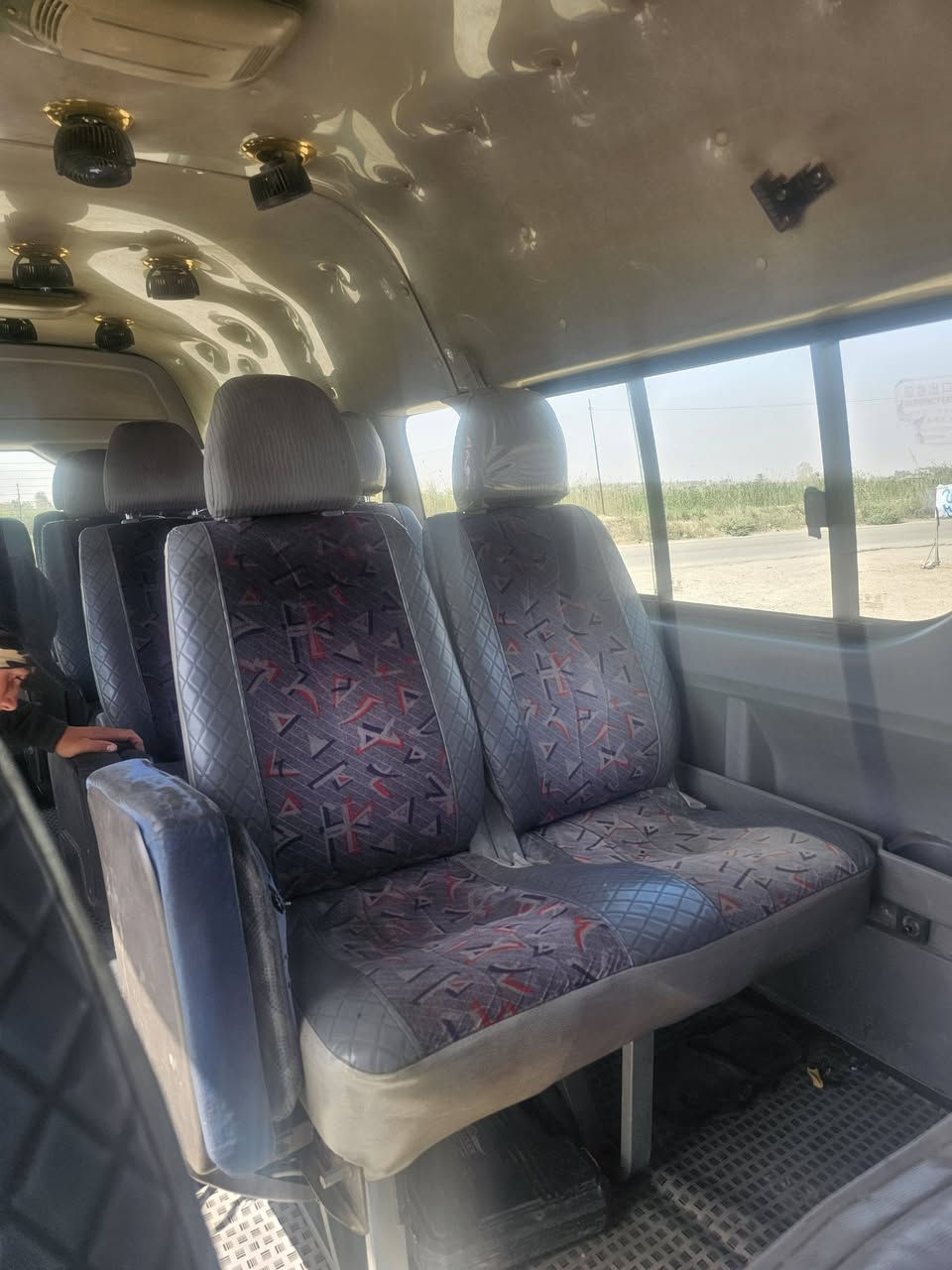 جنبي H2موديل ٢٠١٧ استلام ٢٠١٩ رقم بغداد على أيدي من جانت زيرو الى الأن ماشية ٢٥٠ على وضع الشركة ١٧ راكب كفالة عامة السعر ١٦٠ /***********
