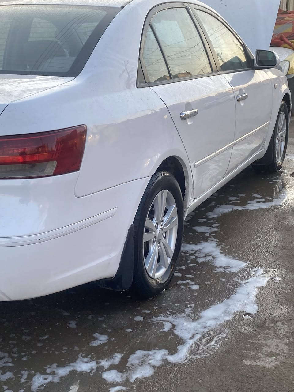 سلام عليكم سوناتا للبيع ٩ خليجي مكينه ٢٠٠٠ دوش كير مكينه مكفول رقم بابل جديد بسمي تحويل ثاني يوم هزه جديده سنويه لل ٣١  رقم مميز 
مكفوله من الحادث بيهه صبغ جاملغ ايمن ونص بنيد بس رش 
طخه مال دراجه  بيهه بارد قليل ينشاف بلعين 
مكاني بغداد مامتواجد عل نت السعر ١١٥ وبيهه مجال 
الهاتف ***********
