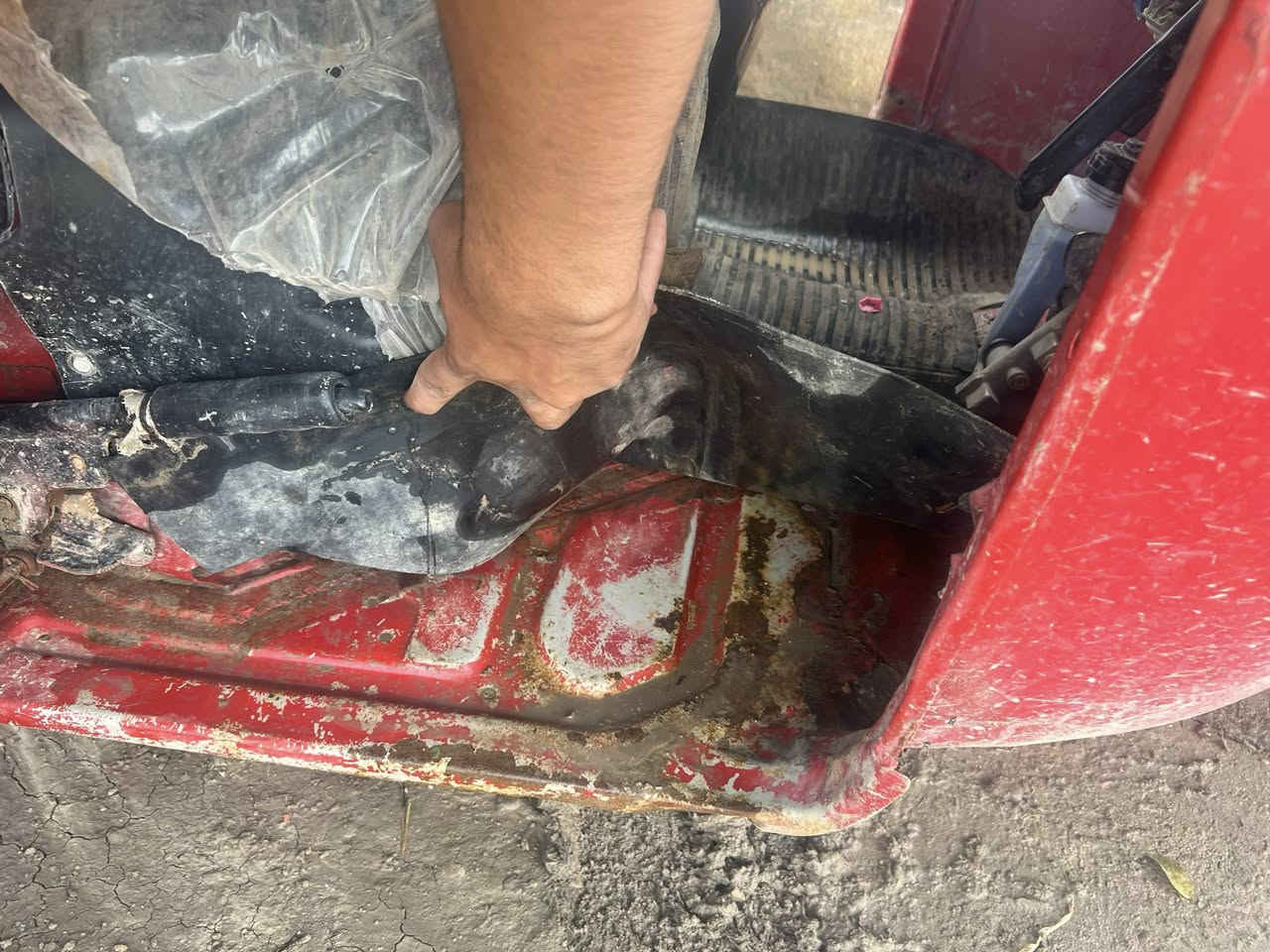 سلام عليكم تكتك البيع موديل 2018 رقم تكتك فول كبل لشارع ريده 4800امكان ابو غريب رقم الهاتف ***********
