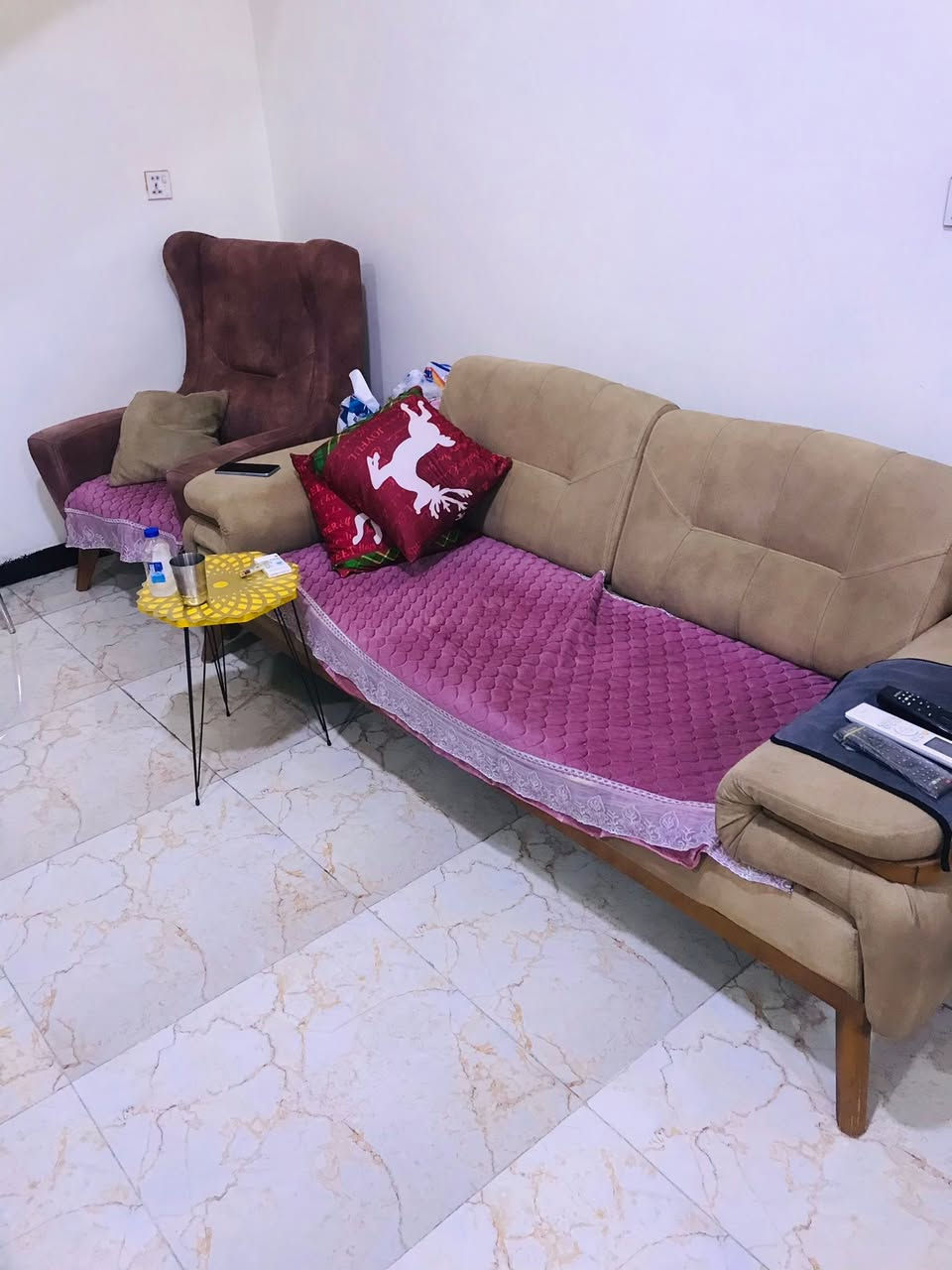 السلام عليكم اغراض للبيع مستعجل كلمن وسعره مكاني الدور***********
