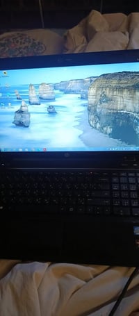 لابتوب اج بي 10 نضيف سعره100 وبي مجال بصيط 07740291003