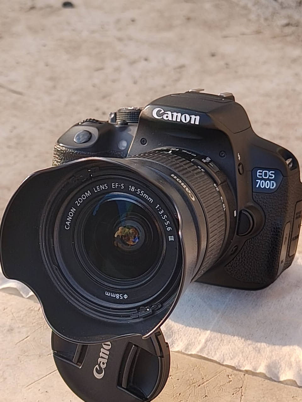 كامره كانون 700 للبيع مكاني الموصل 
الي يحب يشتري يتفضل خاص الكامره نضيفه وستخدام شخصي


**إذا كنت صاحب هذا الإعلان وتريد حذفه لأي سبب، رجاءا أرسل رسالة إلى الدعم الفني**