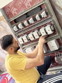 بمناسبة شهر رمضان المبارك اي بيت عائله فقيره ماعدها مكانيه جيب كهربائي...