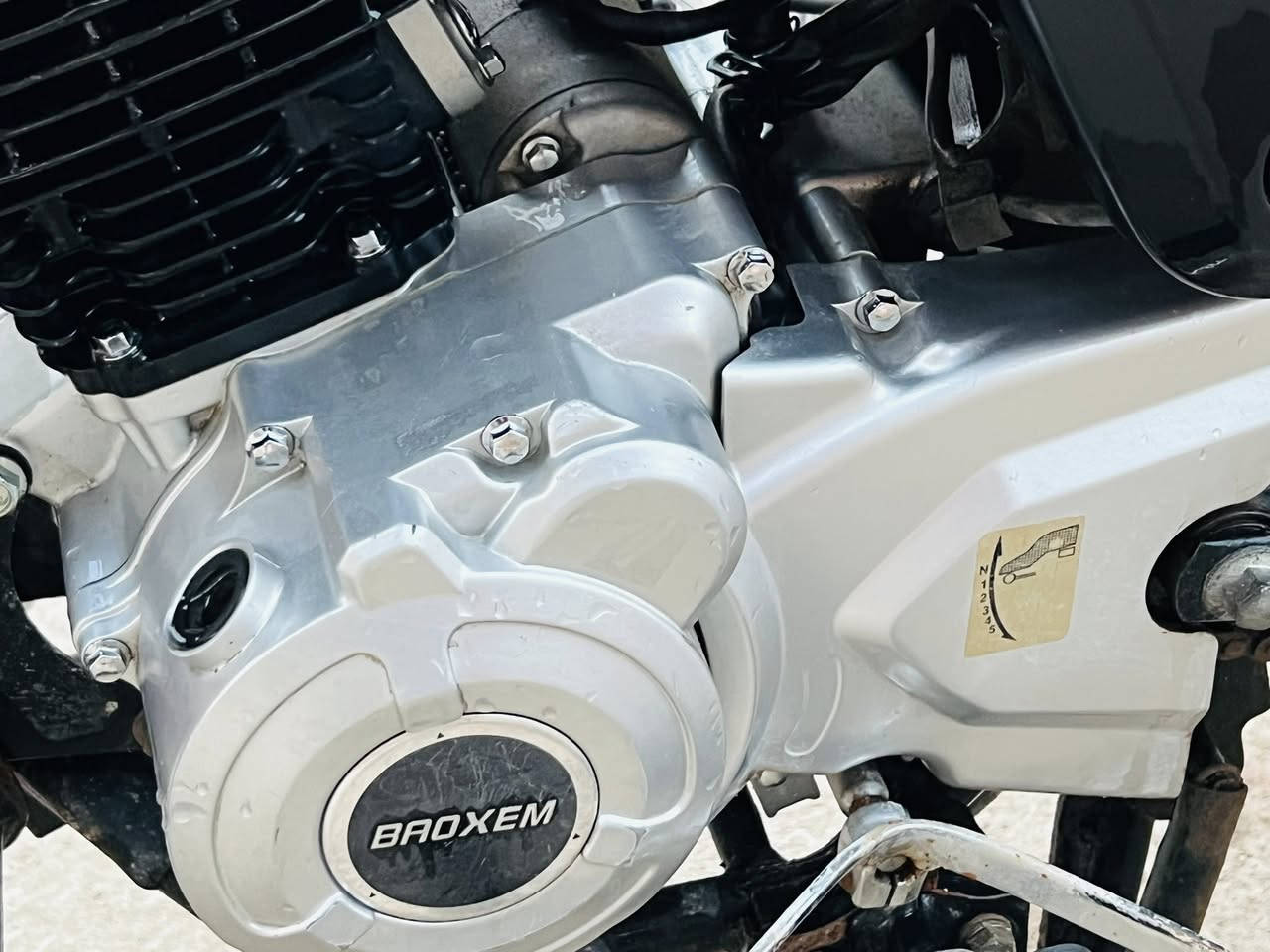 بوكسر موديل 20 أوراق مكينه بجيسه
دراجة نضيفه بمعنى الكلمة كهربائيات كله شغاله
سلف مو شغال بيه صوت بل مكينه مال زنجيل 
تشد الزنجيل تصير خرسه  صوت خفيف 
شلعه و معدل تشك الكاع نشافه كدامك 
مكفوله كفاله عامه
سعره790 مكاني بابل أبي غرق ***********
