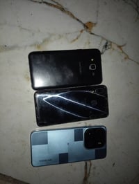 للبيع تليفونات الجي سف كلشي مابي وال اي 30 شغال بس ميقره خط وميفتح واي...