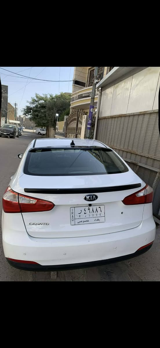 سلام عليكم شباب سيراتو
مديل 14 خليجي  ب اسمي مداور ثاني يوم 
ماشيه 190 حقيقي سياره كير مكينه تبريد صدر  جاهزه من كلشي السياره بيه صبغ بنيد بدون دواخل وبارد خشم جاملغ وباب خلفي عكس سايق ربع صبغ وباقي كله مكفول 
السعر المطلوب 118 بيه مجال مكاني بغداد طوبجي
***********
