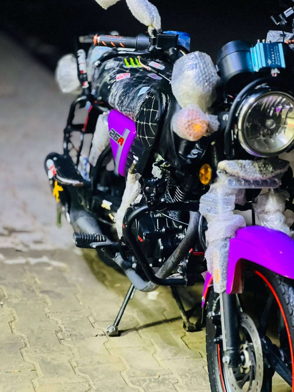 سلام عليكم دراجة دايوان2023مرقمه كامل سنويه محرك كير كله شرط نشاط خير من الله دراجه مجمبزه ومرتبه سعرها2،500وبيها مجال للطيبن مكاني بيجي رقمي ***********
