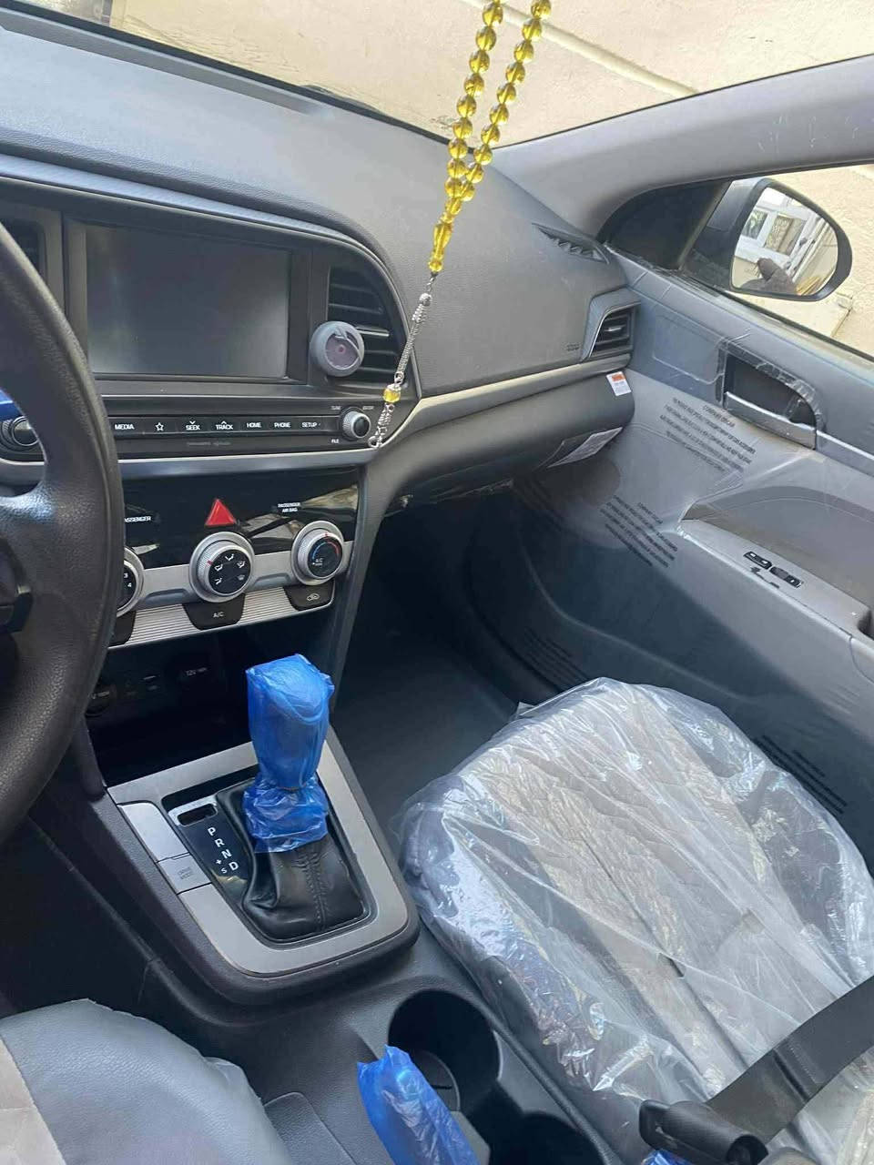 النترا للبيع او مراوس باقل
النترا 2019 معوقين انبار وكاله والتحويل مضمون ابيع صبغ عام بس مامصبوغه عام فقط صفحة السايق حته لادوخني ودوخك
مكينه ٢٠٠٠ دوش 
كير AT
تحكم استرين جهتين
حساسات خلفيه وجانيه 
شاشه كبيره وكاميرا 
رادار امامي وخلفي 
توقف تلقائي 
مانع انزلاق 
تثبيت سرعه
تحديد مسار 
نقطه عمياء
شاشه اعطال
بعد بيه مواصفات
حادثه من امريكه صفحة السايق ومصبوغه 
وبالعراق مبدل قبق الجنطه 
اني ابيع صبغ عام 
مكاني الانبار
٩٨
***********
