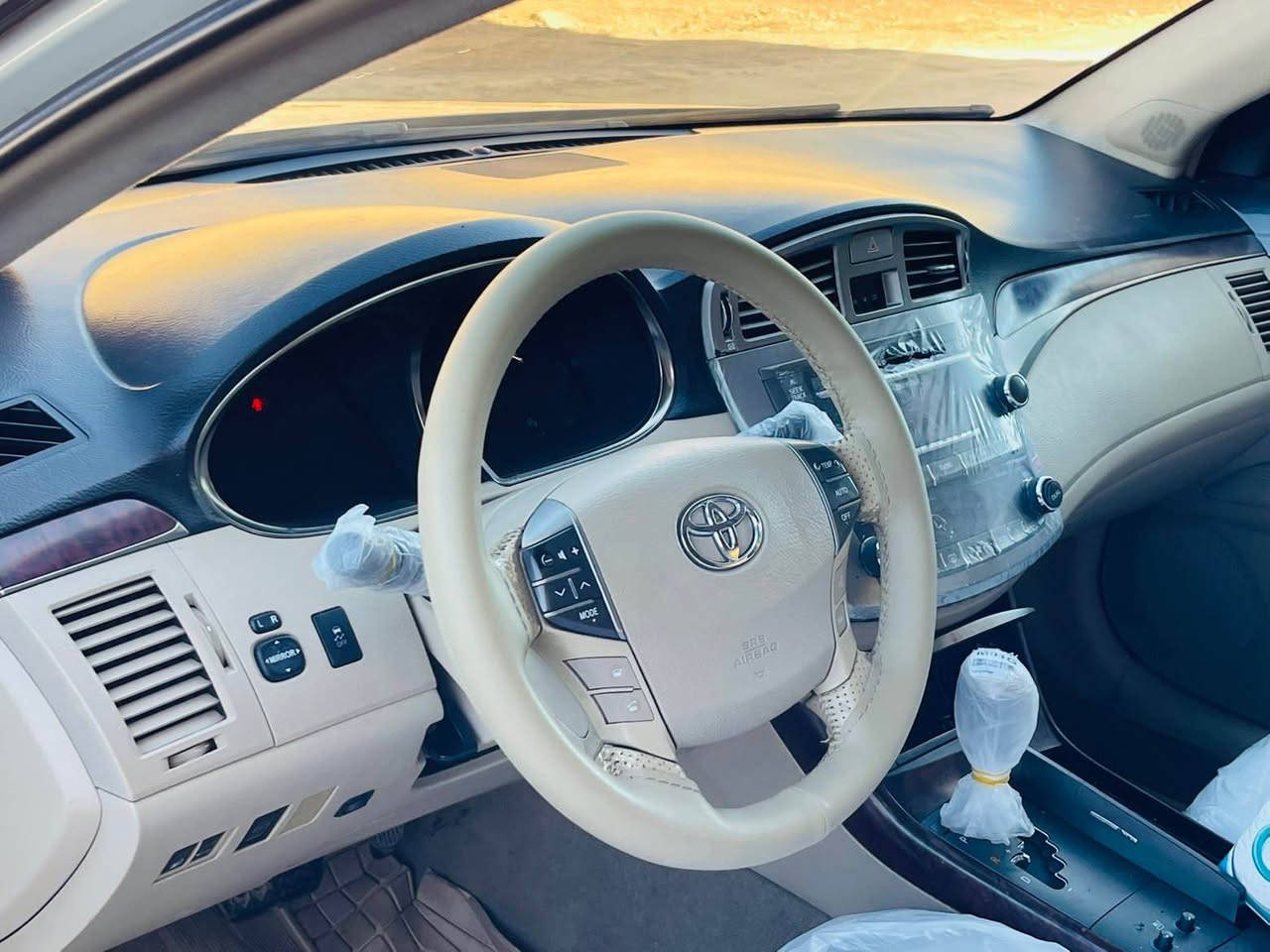 تویوتا ئەڤلۆن ٢٠١١ بۆ فرۆشتن فول مواسەفات لیمیتت ، گیر و مەکینە بەشەرت نەکراوەتەوە ، دوو پارچە بی ناو گرتن ، تەقەو رەقەی بە شەرتە ، چوار تایی نوی لەسەرە، ١٦٠٠٠٠ رۆیشتوە ، ٩ وەرقە غرامەی لەسەرە .. شوین هەولیر *********** أربيل, العراق
