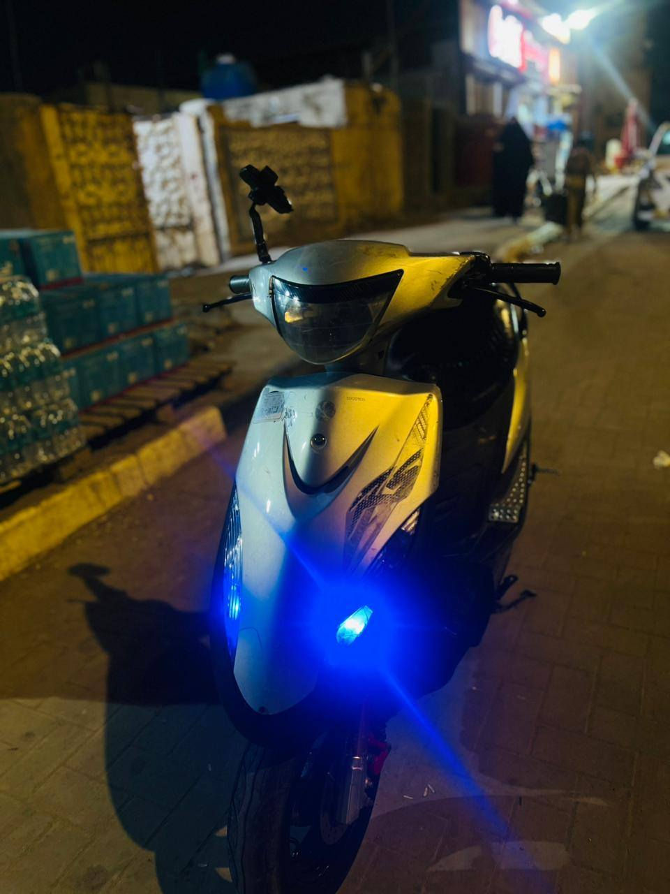 السلام عليكم من رخصت ادمن الكروب دراجة للبيع ماكس عدلة الدراجة حلوة وناعمة وتخبل كلجات رياضي صجم رياضي كلة جديد شعلتها تاكل الكاع ونهضتها صلوات على محمد عقل جديد باتري جديد كلشي بالدراجة شغاال كهربائيات كلها شغاله هورن اشاير لايت عالي رماش سكليتر ماعده الكيج مال بانزين مو شغال عندي الدراجة حلوة نضيفة معدل 120km الدراجة مكينتها نضيفة حلوة مال بيت نقص مابيها ناعمة بالمشي صوت مابيها خرسة الدراجة واحلى من الصور 
رقم: *********** 
سعر: 750
