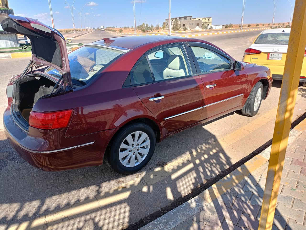 للبيع سونتا مقدس موديل 9مكينه 2400 كير خمس نمر وارد امريكي سياره بلاديه قطرت خياس ماكو حداديه فول امامي خلفي تخم تاير تبريد ثلج شاشه كامرن ارقام انكليزي بسمي فقط بنيد مبدل وبارد بلجاملغ الامامي رقم شمالي سنويه ل 33 هزه 26 مكان السياره كربلاء الحر رقم *********** بس وتساب اخوان اني مكلف بلنشر راعيهه هذه رقمه وبيه وتساب فقط اتواصلو وياه اسف عل الاطاله تحياتي للجميع
