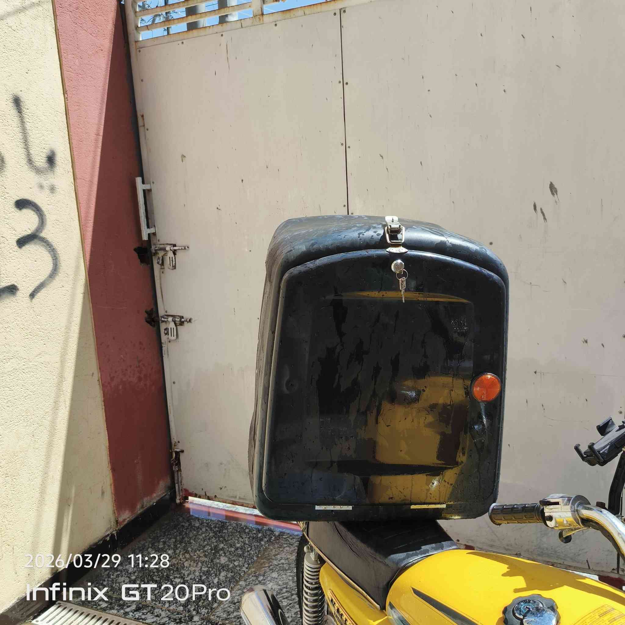 صندوك دلفري للبيع سعره ٣٥ قفل مكاني ناصريه حي الشهداء ***********
