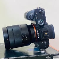 كامرة سوني a7iii  ستخدام شخصي  شتر 30k عدسة 24/70 مكان بغداد  الاستفسا...