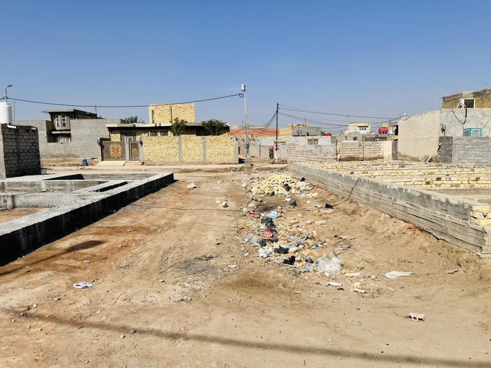 عرصة طابو صرف للبيع 100 متر مربع واجهة 6.57 والنزال 15.4  قرب مدرسة المعرفة الاهلية للتفاصيل أكثر الاتصال على الرقم ***********
